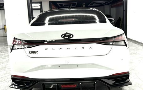 Hyundai Elantra, 2023 год, 1 790 000 рублей, 5 фотография