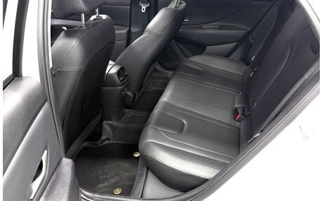 Hyundai Elantra, 2023 год, 1 790 000 рублей, 12 фотография