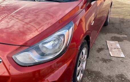 Hyundai Solaris II рестайлинг, 2012 год, 750 000 рублей, 1 фотография