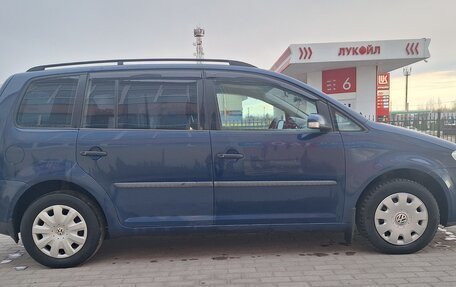 Volkswagen Touran III, 2009 год, 700 000 рублей, 6 фотография