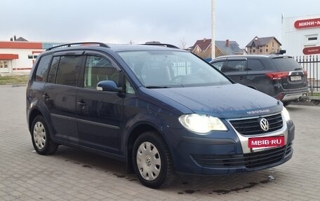 Volkswagen Touran III, 2009 год, 700 000 рублей, 7 фотография