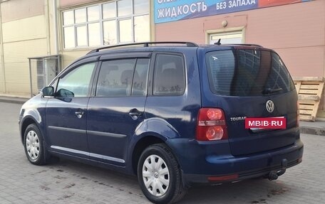 Volkswagen Touran III, 2009 год, 700 000 рублей, 3 фотография