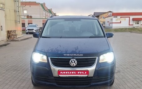 Volkswagen Touran III, 2009 год, 700 000 рублей, 8 фотография