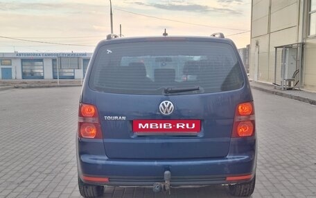 Volkswagen Touran III, 2009 год, 700 000 рублей, 4 фотография