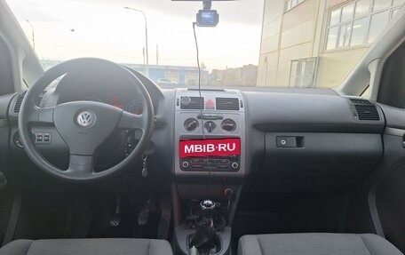 Volkswagen Touran III, 2009 год, 700 000 рублей, 15 фотография