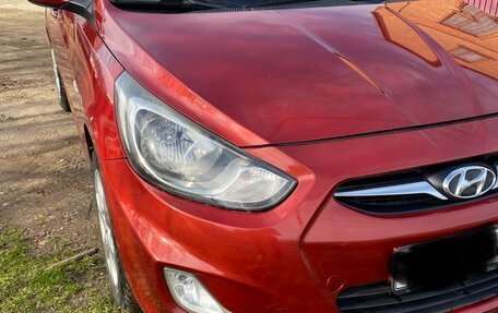 Hyundai Solaris II рестайлинг, 2012 год, 750 000 рублей, 3 фотография