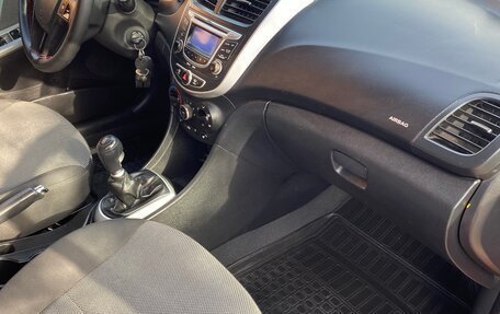 Hyundai Solaris II рестайлинг, 2012 год, 750 000 рублей, 11 фотография