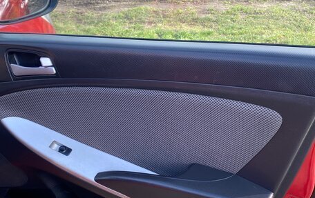 Hyundai Solaris II рестайлинг, 2012 год, 750 000 рублей, 10 фотография