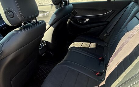 Mercedes-Benz E-Класс, 2020 год, 4 600 000 рублей, 10 фотография