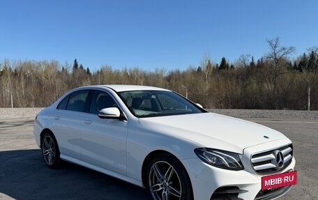 Mercedes-Benz E-Класс, 2020 год, 4 600 000 рублей, 3 фотография