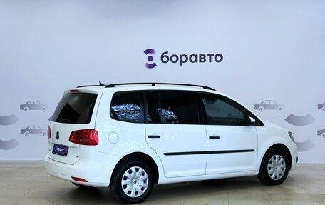 Volkswagen Touran III, 2011 год, 1 155 000 рублей, 3 фотография