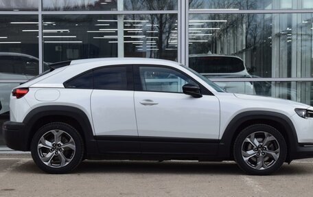 Mazda MX-30, 2020 год, 2 200 000 рублей, 5 фотография