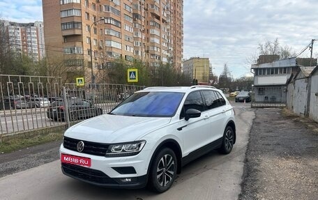 Volkswagen Tiguan II, 2019 год, 2 500 000 рублей, 1 фотография