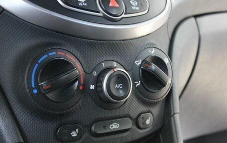 Hyundai Solaris II рестайлинг, 2015 год, 790 000 рублей, 16 фотография