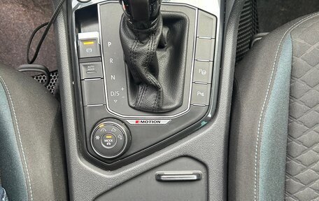 Volkswagen Tiguan II, 2019 год, 2 500 000 рублей, 12 фотография