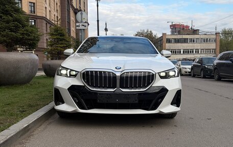 BMW 5 серия, 2024 год, 7 950 000 рублей, 2 фотография