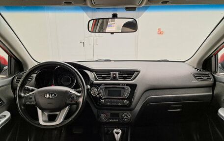KIA Rio III рестайлинг, 2013 год, 997 000 рублей, 18 фотография