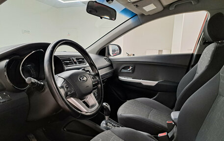 KIA Rio III рестайлинг, 2013 год, 997 000 рублей, 20 фотография