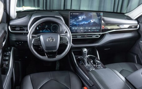 Toyota Highlander, 2025 год, 5 940 000 рублей, 6 фотография