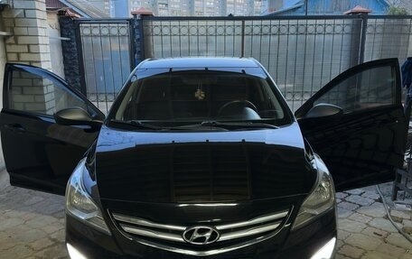 Hyundai Solaris II рестайлинг, 2014 год, 1 100 000 рублей, 6 фотография