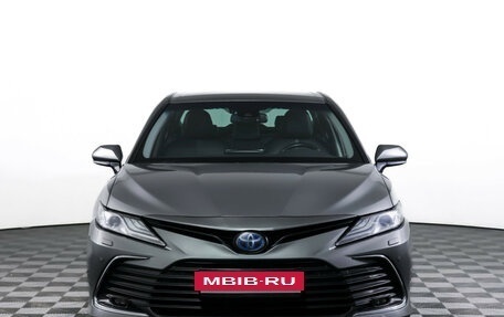 Toyota Camry, 2022 год, 3 390 000 рублей, 2 фотография