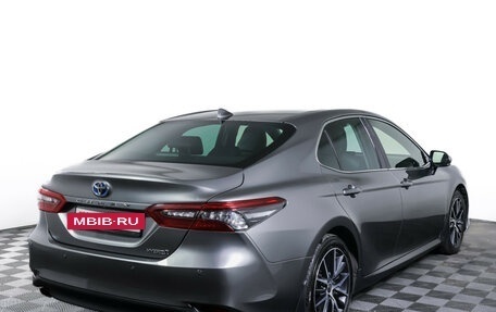 Toyota Camry, 2022 год, 3 390 000 рублей, 5 фотография