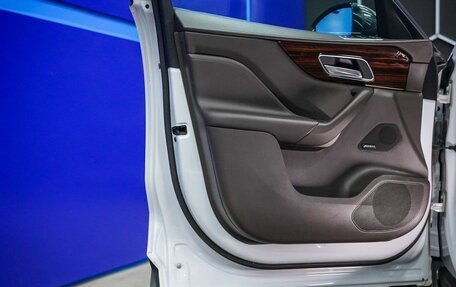 Jaguar F-Pace, 2016 год, 2 900 000 рублей, 15 фотография