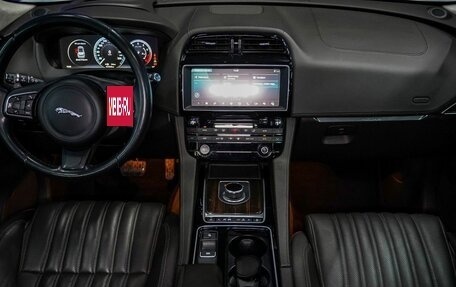 Jaguar F-Pace, 2016 год, 2 900 000 рублей, 12 фотография