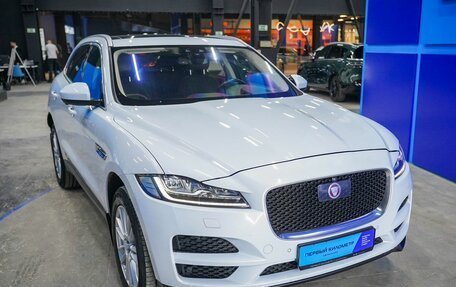 Jaguar F-Pace, 2016 год, 2 900 000 рублей, 24 фотография