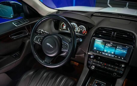 Jaguar F-Pace, 2016 год, 2 900 000 рублей, 29 фотография