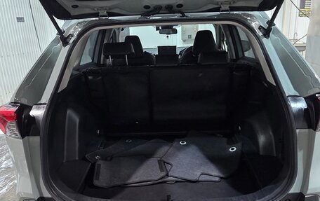 Toyota RAV4, 2019 год, 13 фотография