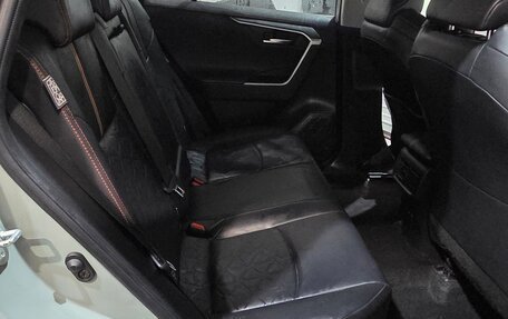 Toyota RAV4, 2019 год, 14 фотография