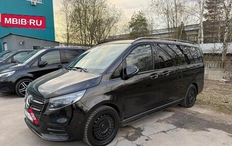 Mercedes-Benz V-Класс, 2024 год, 24 800 000 рублей, 3 фотография