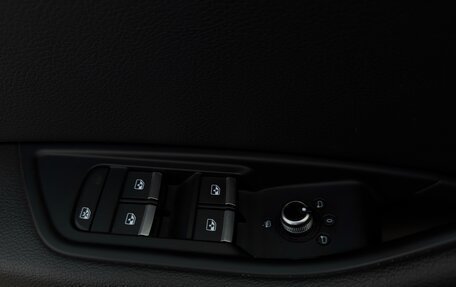 Audi A4, 2019 год, 2 450 000 рублей, 10 фотография