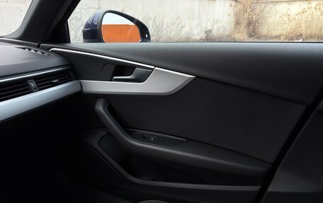 Audi A4, 2019 год, 2 450 000 рублей, 14 фотография