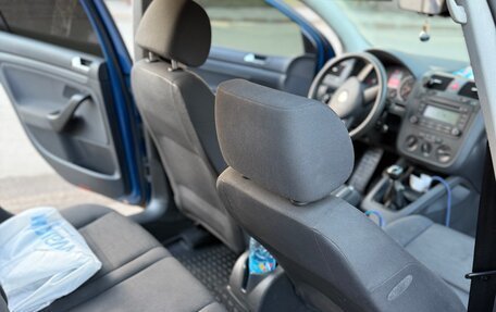 Volkswagen Golf V, 2004 год, 440 000 рублей, 3 фотография