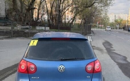 Volkswagen Golf V, 2004 год, 440 000 рублей, 2 фотография
