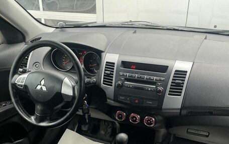 Mitsubishi Outlander III рестайлинг 3, 2010 год, 1 090 000 рублей, 12 фотография