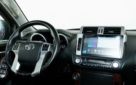 Toyota Land Cruiser Prado 150 рестайлинг 2, 2016 год, 3 700 000 рублей, 13 фотография