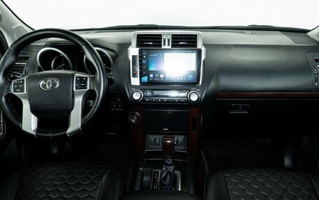 Toyota Land Cruiser Prado 150 рестайлинг 2, 2016 год, 3 700 000 рублей, 7 фотография