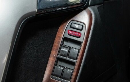 Toyota Land Cruiser Prado 150 рестайлинг 2, 2016 год, 3 700 000 рублей, 17 фотография