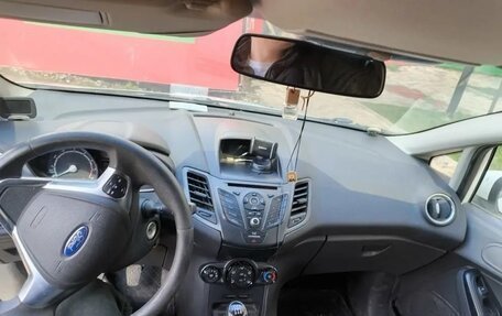 Ford Fiesta, 2015 год, 750 000 рублей, 6 фотография