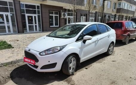 Ford Fiesta, 2015 год, 750 000 рублей, 2 фотография
