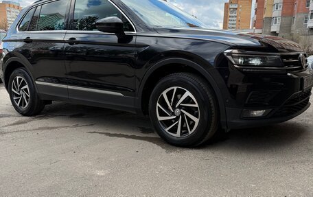 Volkswagen Tiguan II, 2018 год, 2 650 000 рублей, 1 фотография