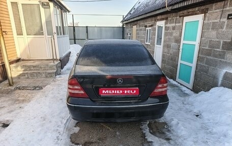 Mercedes-Benz C-Класс, 2006 год, 800 000 рублей, 1 фотография
