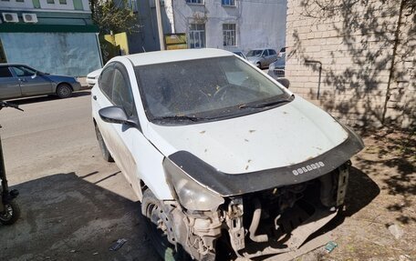 Hyundai Solaris II рестайлинг, 2016 год, 300 000 рублей, 1 фотография