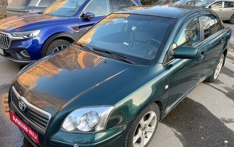 Toyota Avensis III рестайлинг, 2004 год, 450 000 рублей, 1 фотография