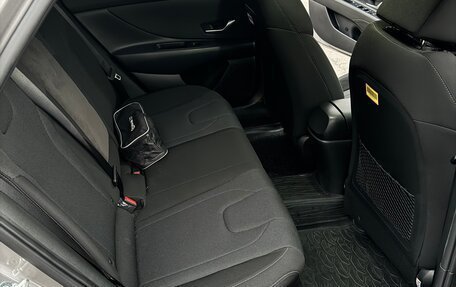 Hyundai Elantra, 2021 год, 1 790 000 рублей, 18 фотография