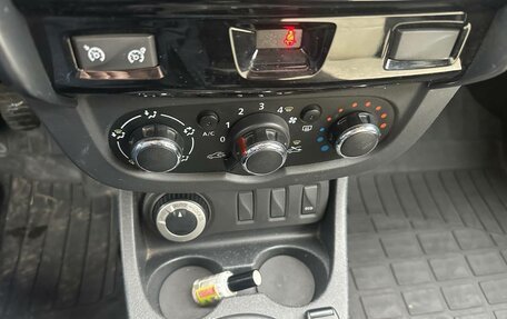 Renault Duster I рестайлинг, 2017 год, 1 350 000 рублей, 11 фотография