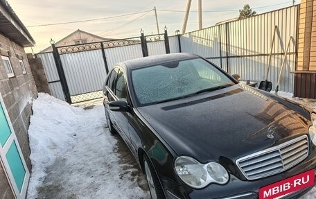 Mercedes-Benz C-Класс, 2006 год, 800 000 рублей, 2 фотография